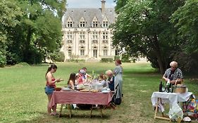 Grand Appartement Familial Dans Chateau Neo-Gothique